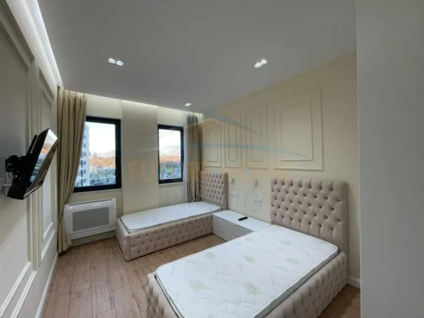 Tirane, jepet me qera apartament 2+1+2+2Poste Kati 2, 99 m² 1.400 € (Liqeni i Thate , Prane Radisson Hotel)