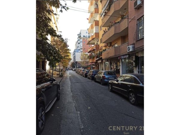 Tirane, shitet ambjent biznesi , 73 m² (ISH BLLOKU)
