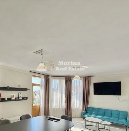 Tirane, jepet me qera shtepi 3+1 Kati 2, 140 m² 700 € (Vilat Gjermane)