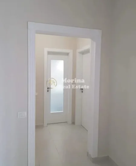 Tirane, jepet me qera apartament 3+1 Kati 2, 140 m² 500 € (Qytet Studenti)