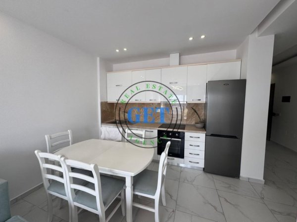 Durres, jepet me qera apartament 2+1 , 75 m² 600 € (Plazh)