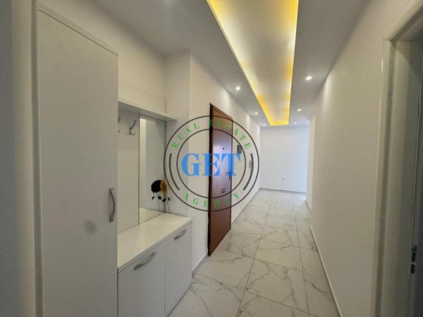 Durres, jepet me qera apartament 2+1 , 75 m² 600 € (Plazh)