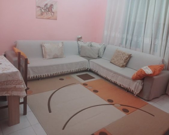 Tirane, jepet me qera apartament 2+1+Aneks+Ballkon Kati 5, 110 m² 550 € (rruga ali demi , ish tregu elektrik)