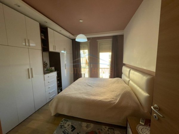 Tirane, shitet apartament 2+1 Kati 2, 100 m² 255.000 € (LIQENI I THATE)
