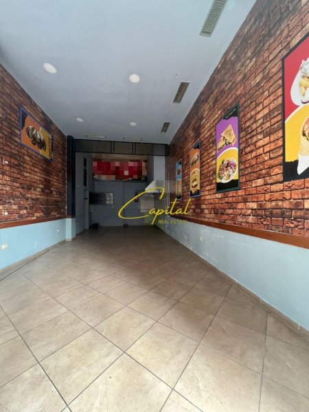 Tirane, jepet me qera dyqan Kati 0, 55 m² 800 € (ASTIR)
