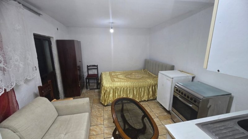 Tirane, jepet me qera garsonier 1+1 Kati 1, 30 m² (Mbrapa Neptunit, Don Bosko)