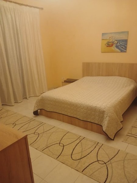 Tirane, jepet me qera apartament 2+1+Aneks+Ballkon Kati 5, 110 m² 550 € (qyteti studenti)