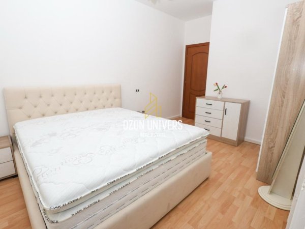 Tirane, jepet me qera apartament 2+1+Ballkon Kati 3, 95 m² 1.200 € (Kopshti Botanik)