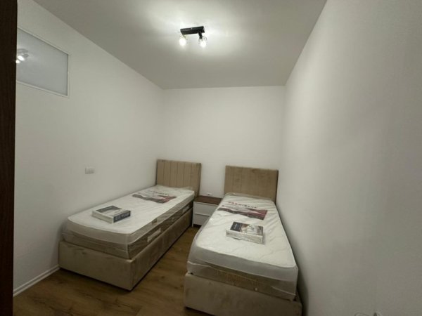 Tirane, jepet me qera apartament 2+1 Kati 8, 77 m² 900 € 