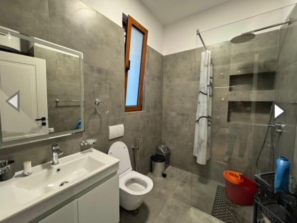 Tirane, jepet me qera Vile 2+1 Kati 1, 86 m² 700 € (KRISTAL CENTER , KOMUNA E PARISIT)
