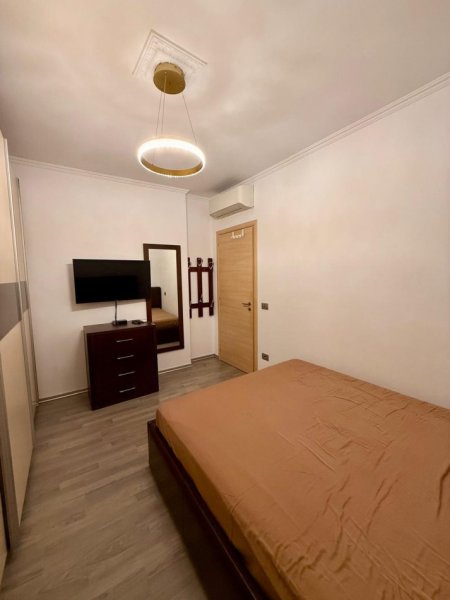 Tirane, jepet me qera apartament 2+1 Kati 4, 100 m² 600 € (RRUGA E DIBRES)