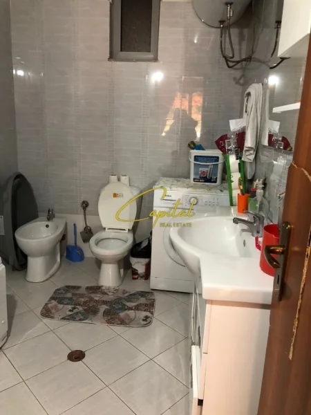 Tirane, jepet me qera apartament 2+1 Kati 4, 100 m² 500 € (ASTIR)