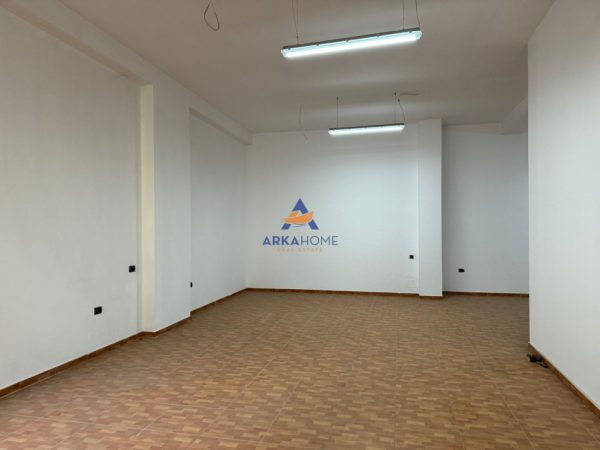 Tirane, jepet me qera ambjent biznesi Kati 2, 115 m² 1.039 € 