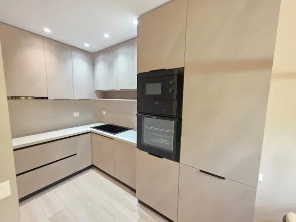 Tirane, shitet 2+1 Kati 8, 95 m² 320.000 € (ISH EKSPOZITA)