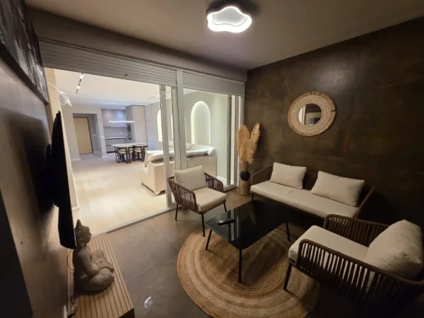 Tirane, shitet 2+1 Kati 8, 95 m² 320.000 € (ISH EKSPOZITA)