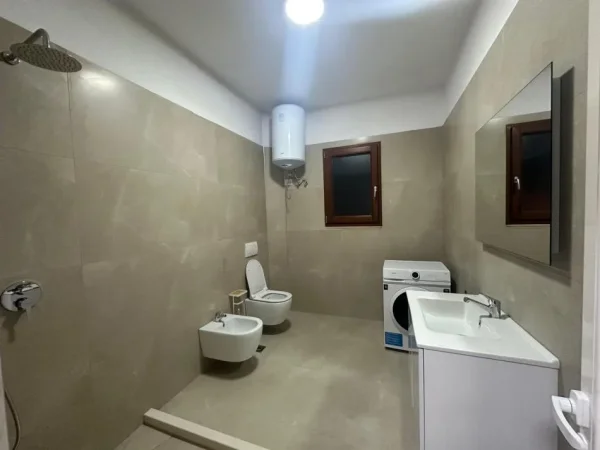 Tirane, jepet me qera 2+1 , 500 € 