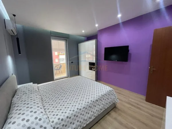 Tirane, jepet me qera apartament 2+1+2 Kati 7, 95 m² 700 € (ASTIR)