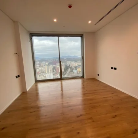 Tirane, jepet me qera zyre Kati 20, 147 m² 3.000 € (Rruga Elbasanit)