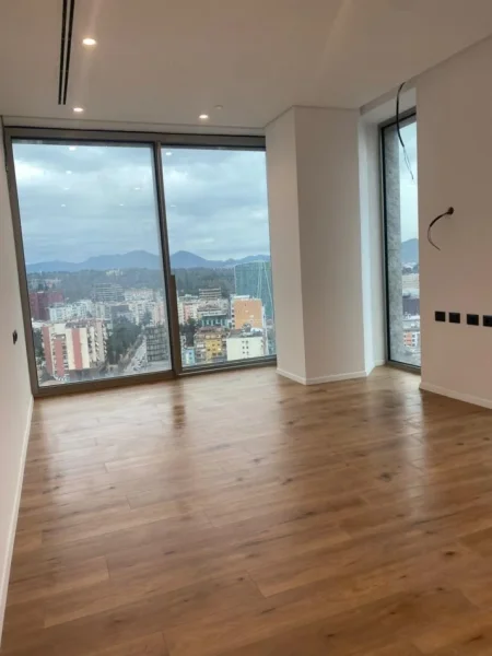 Tirane, jepet me qera ambjent biznesi Kati 20, 147 m² 3.000 € (DOWNTOWN ONE)