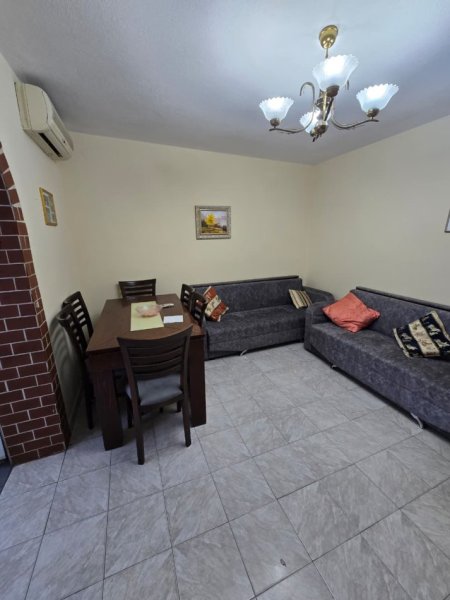 Tirane, jepet me qera apartament 2+1 Kati 2, 80 m² 550 € (Pazari i ri)