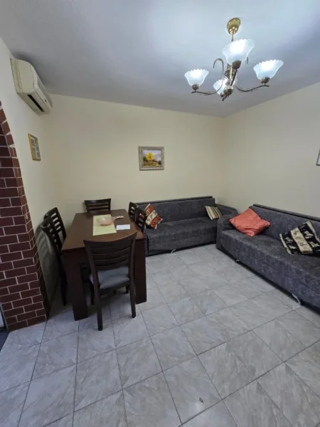 Tirane, jepet me qera apartament 2+1 Kati 2, 80 m² 550 € (Pazari i ri)