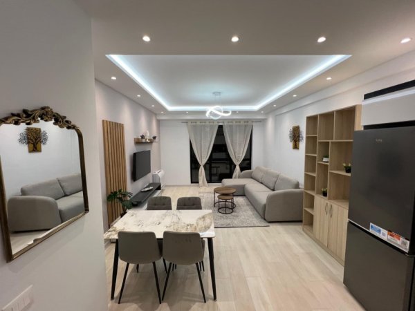 Tirane, jepet me qera apartament 1+1+Ballkon Kati 4, 70 m² 50.000 € (Rruga Sokrat Miho)