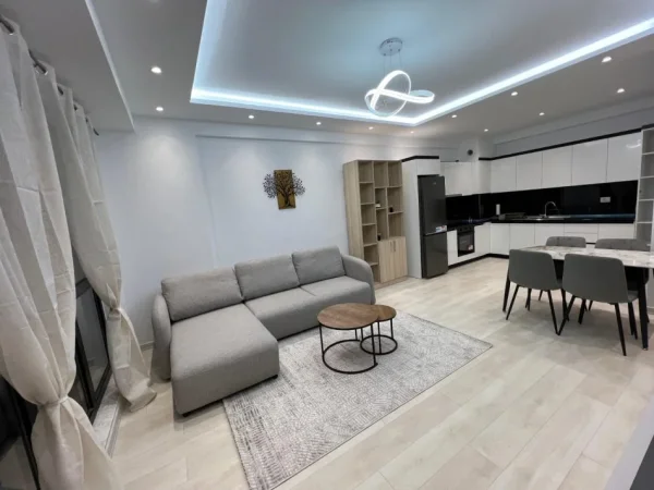 Tirane, jepet me qera apartament 1+1+Ballkon Kati 4, 70 m² 50.000 € (Rruga Sokrat Miho)