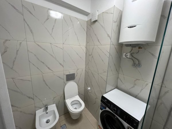 Tirane, jepet me qera apartament 1+1+Ballkon Kati 4, 70 m² 50.000 € (Rruga Sokrat Miho)