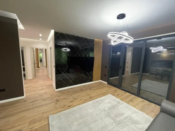 Tirane, jepet me qera apartament 2+1 Kati 9, 75 m²1300€