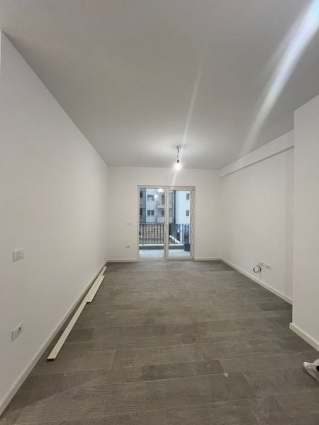 Tirane, jepet me qera apartament 2+1 Kati 1, 118 m² 700 € (Kompleksi Aura)