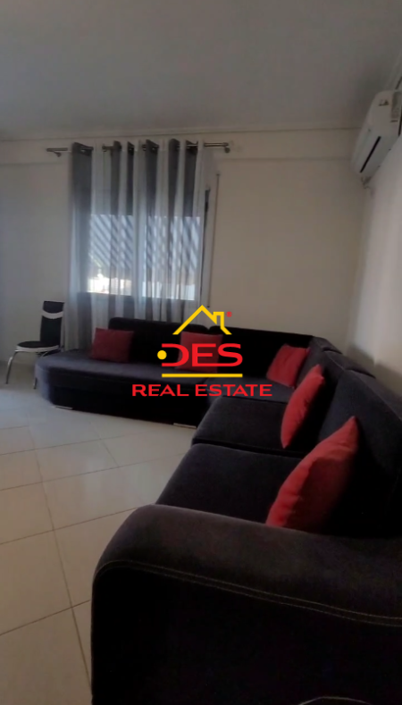 Vlore, jepet me qera apartament 1+1+Ballkon Kati 5, 70 m² 350 € (Lungomare)