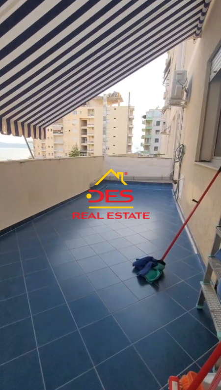 Vlore, jepet me qera apartament 1+1+Ballkon Kati 5, 70 m² 350 € (Lungomare)