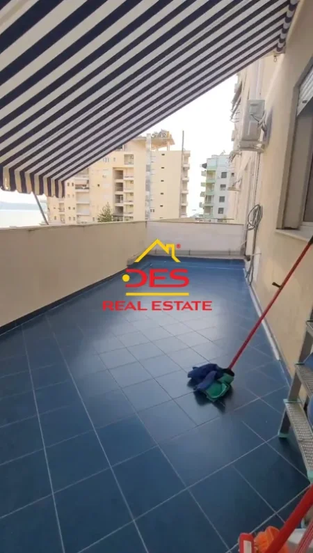 Vlore, jepet me qera apartament 1+1+Ballkon Kati 5, 70 m² 350 € (Lungomare)