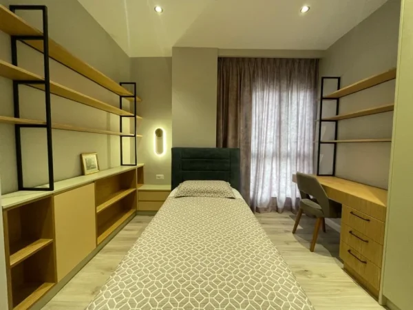 Tirane, jepet me qera apartament 2+1+Ballkon Kati 3, 100 m² 900 € (Pazari i Ri)