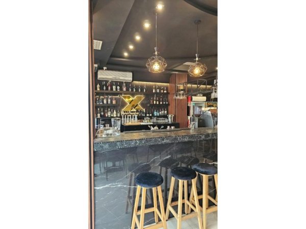 Tirane, shitet lokal Kati 0, 120 m² 60.000 € (Bllok)