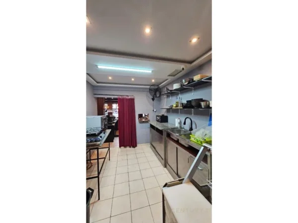Tirane, shitet lokal Kati 0, 120 m² 60.000 € (Bllok)
