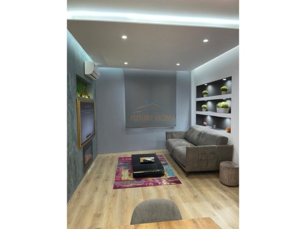 Tirane, jepet me qera apartament 2+1 Kati 7, 95 m² 700 € (Unaza e Re)