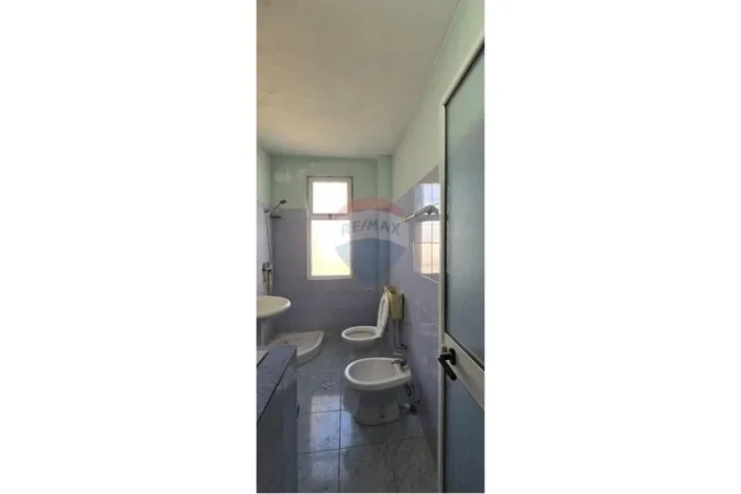 Tirane, shitet apartament 1+1 Kati 4, 58 m² 125.000 € (Inxhinieria e Ndërtimit, Tiranë(ID: 530261046-465)