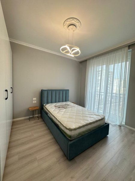 Tirane, jepet me qera apartament 2+1+Ballkon , 95 m² 750 € (Ish-Fusha e Aviacionit)