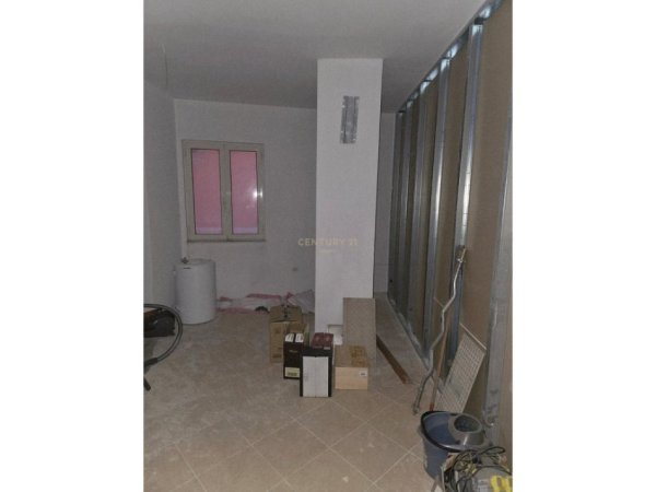 Tirane, shitet apartament 1+1 Kati 5, 69 m² 96.700 € (Fresk)