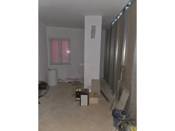 Tirane, shitet apartament 1+1 Kati 5, 69 m² 96.700 € (Fresk)