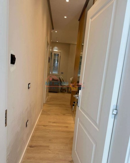 Tirane, jepet me qera apartament 1+1+Ballkon Kati 1, 55 m² 650 € (Rruga e Dibres)
