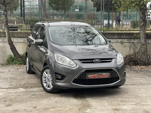 Tirane, shes makine FORD GRAND C MAX Nafte, gri e erret manuale Klima 171.000 km 6.790 €
