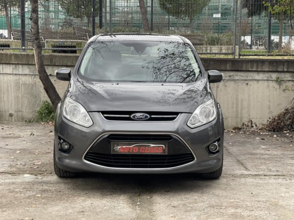 Tirane, shes makine FORD GRAND C MAX Nafte, gri e erret manuale Klima 171.000 km 6.790 €