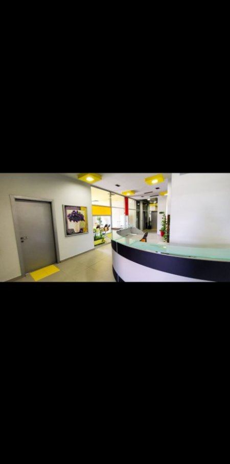 Tirane, jepet me qera zyre Kati 2, 916 m² 18.000 € (RRUGA E KAVAJES)