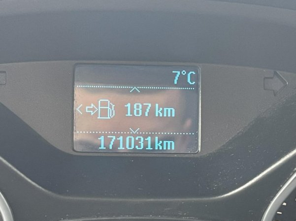 Tirane, shes makine FORD GRAND C MAX Nafte, gri e erret manuale Klima 171.000 km 6.790 €