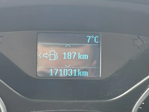 Tirane, shes makine FORD GRAND C MAX Nafte, gri e erret manuale Klima 171.000 km 6.790 €