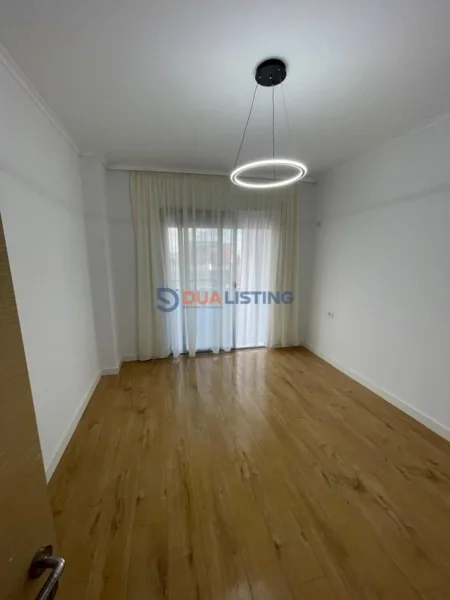 Tirane, shitet apartament 2+1+Ballkon Kati 8, 98 m² 153.000 € (Astiri)