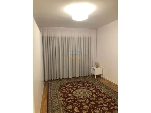 Tirane, jepet me qera apartament 3+1 Kati 3, 170 m² 2.500 € (Rruga Ismail Qemali)