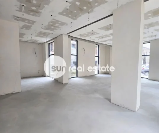 Shkoder, jepet me qera ambjent biznesi Kati 0, 290 m² 1.500 € (MAS TEATRIT, SHKODER)